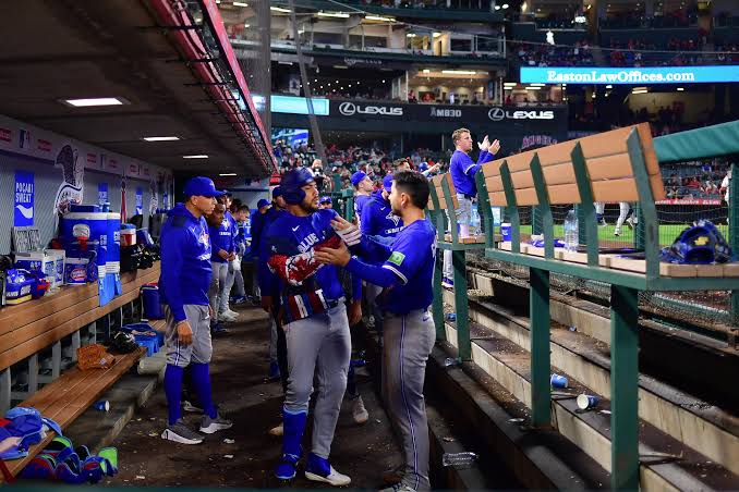 Toronto Blue Jays Fight to Stay Alive in Tight AL East Race After Key Wins Against Division Rivals, but Offensive Inconsistency Still Raises Questions About Playoff Hopes…..