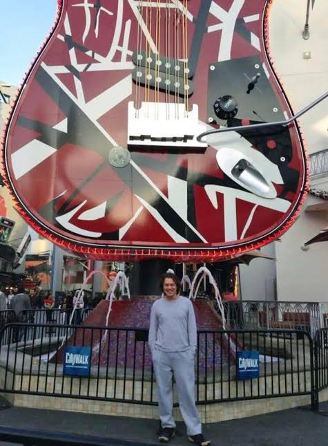 Mysterious Guitar Picks Outside Stadium Spark Buzz After Massive Concert……..