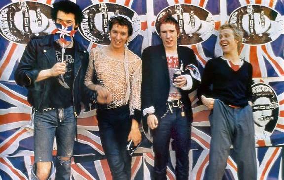 SHOCKING NEWS: The Sex Pistols Receive Prestigious Award as Best Performing Band of the Year – A Legendary Comeback Moment That Stuns the Music World 